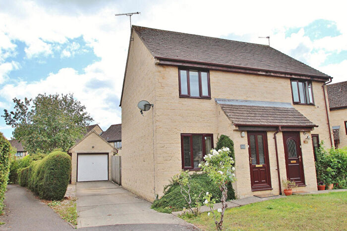 2 Bedroom Semi-Detached House For Sale In Manor Road, Witney, OX28