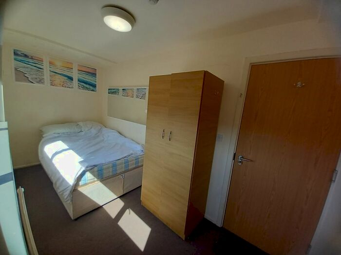 Studio To Rent In Bettles Close, Uxbridge, UB8