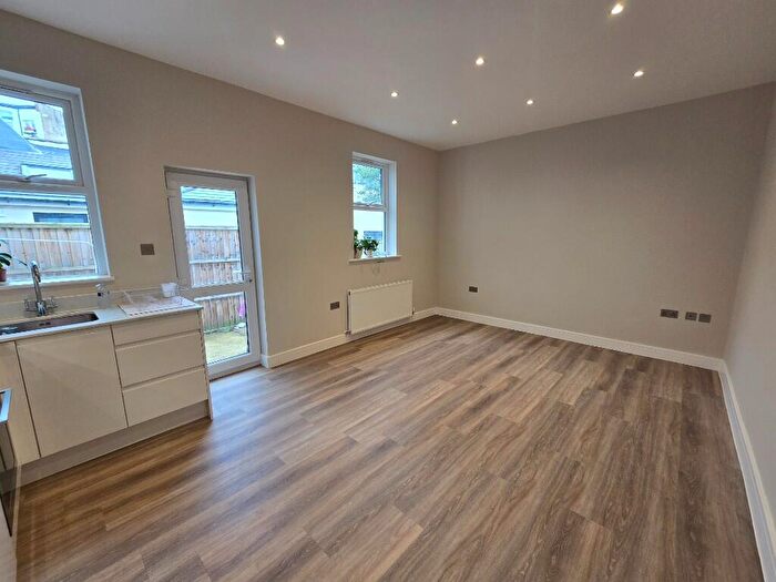 2 Bedroom Flat To Rent In Anson Road, London, NW2