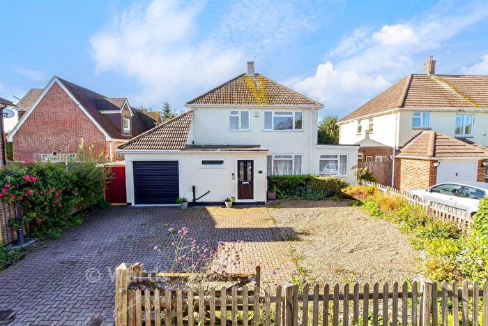 3 Bedroom Detached House For Sale In Forstal Lane, Coxheath, Maidstone, Kent, ME17