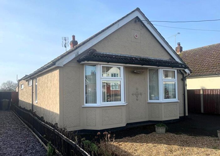 2 Bedroom Detached Bungalow For Sale In Lyons Hall Road, Bocking, CM7