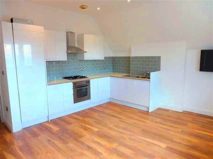 2 Bedroom Apartment To Rent In Craneswater Park, Southsea, PO4