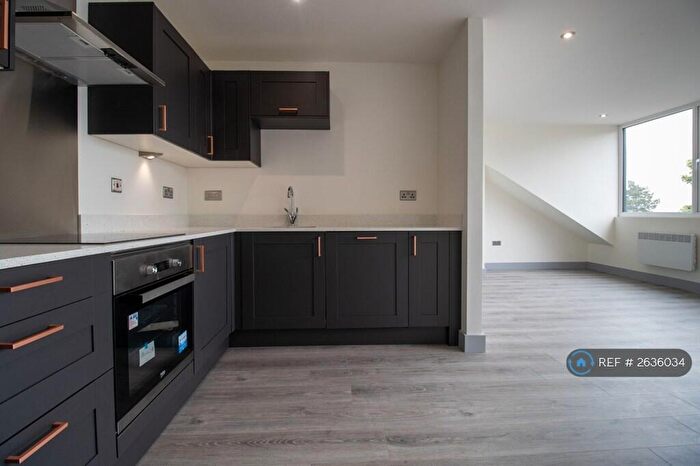 2 Bedroom Flat To Rent In Stanningley Road, Pudsey, LS28