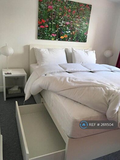 1 Bedroom Flat To Rent In Transom Close, London, SE16