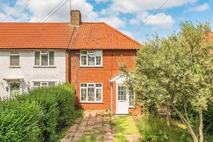 3 Bedroom House For Sale In Barnes Avenue, Barnes, SW13