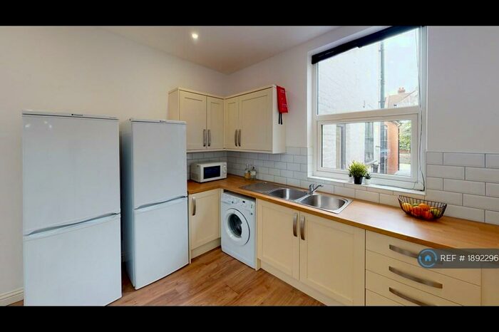 7 Bedroom Terraced House To Rent In Baileys Road, Southsea, PO5