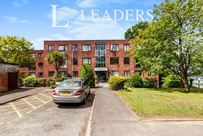 2 Bedroom Flat To Rent In Mallards Reach, Weybridge, KT13