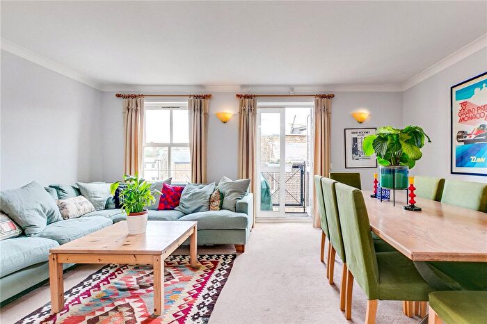 2 Bedroom Flat For Sale In The Square, Parsons Green Lane, SW6