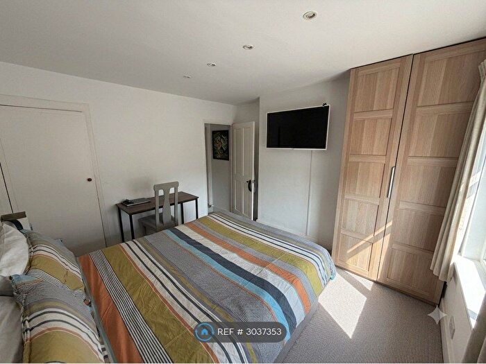 2 Bedroom Semi Detached House To Rent In Hythe Road, Staines-Upon-Thames, TW18