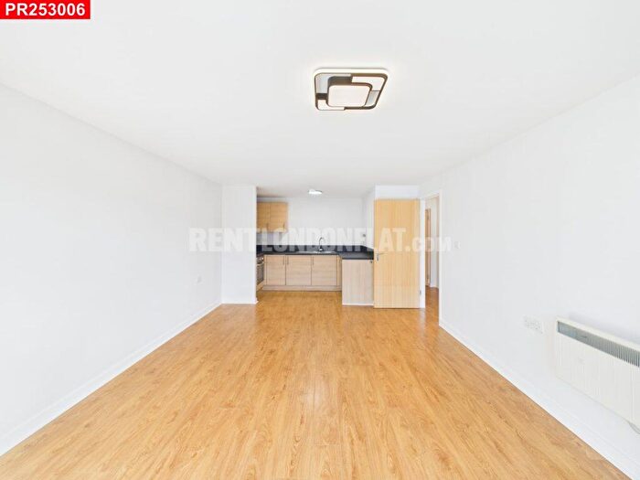 2 Bedroom Flat To Rent In Beckenham Road, Beckenham, – Bedrooms Flat, BR3