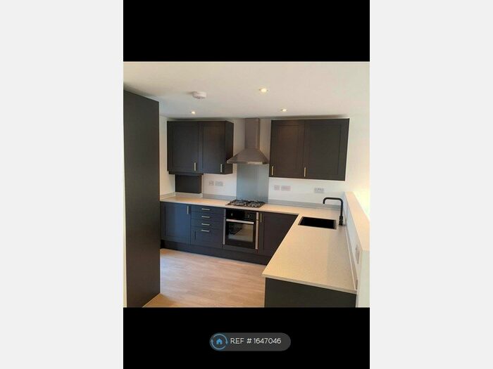 3 Bedroom Terraced House To Rent In Ribot Walk, Manchester, M6