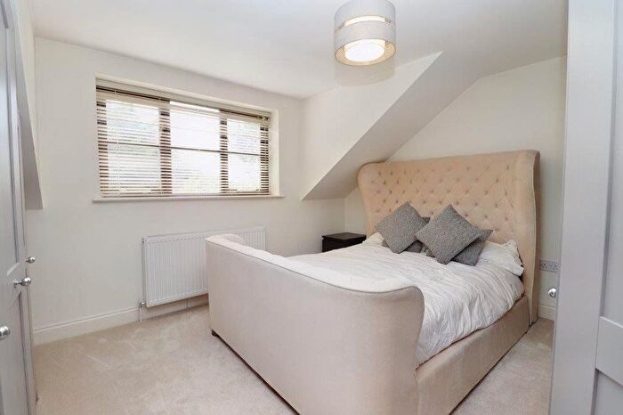 5 Bedroom Detached House To Rent In Alexandra Road, Chipperfield, Kings Langley, Hertfordshire, WD4