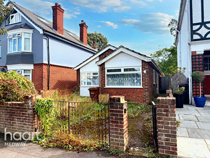 3 Bedroom Detached Bungalow For Sale In First Avenue, Gillingham, ME7