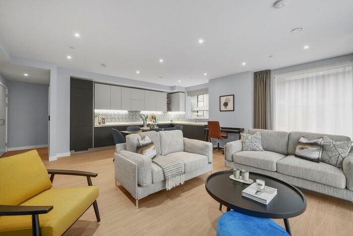 3 Bedroom Flat To Rent In , Portlands Court, London, E20