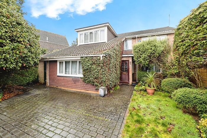 4 Bedroom Detached House For Sale In Monkhams Avenue, Woodford Green, IG8