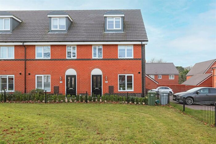 3 Bedroom End Of Terrace House For Sale In Kingfisher Road, Sprowston, NR7