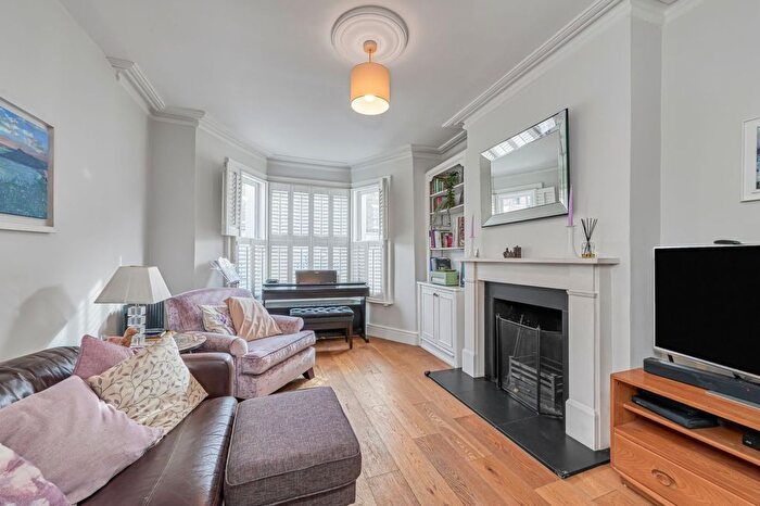 3 Bedroom Terraced House For Sale In Simpson Street, Battersea, London, SW11