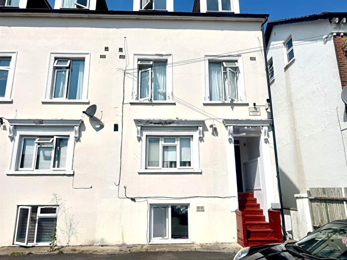 2 Bedroom Flat To Rent In Lansdowne Road, Croydon, CR0
