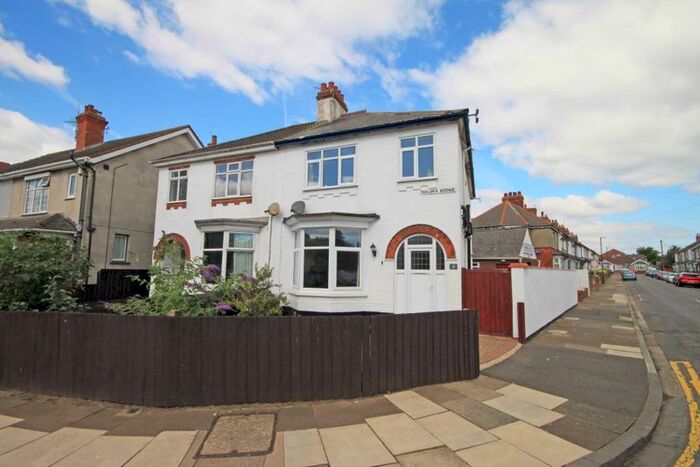 3 Bedroom Semi-Detached House To Rent In Taylors Avenue, Cleethorpes, DN35