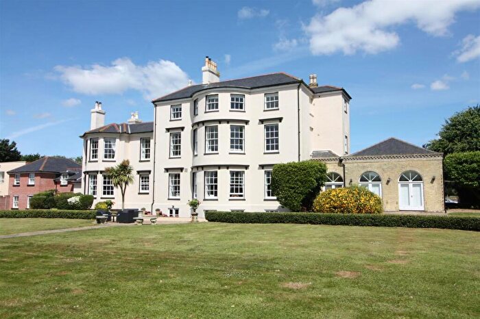 2 Bedroom Apartment For Sale In Little Abshot Road, Abshot, Warsash, PO14