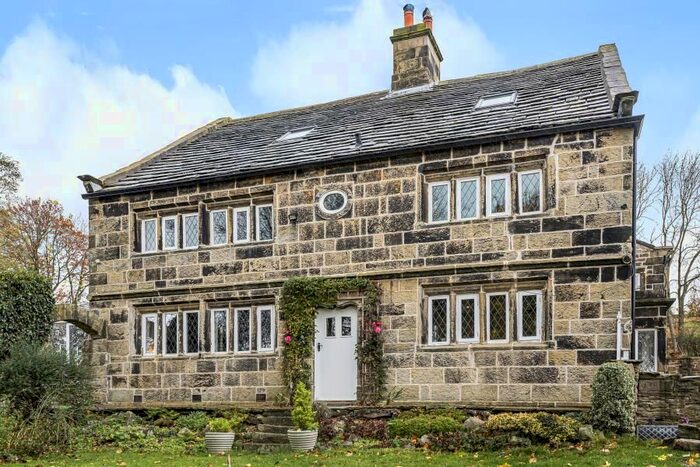 4 Bedroom Link Detached House To Rent In Glen Esk House, Street Lane, West Morton, Keighley, BD20