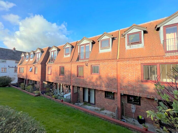 2 Bedroom Flat To Rent In Hastings Road, Pembury, Tunbridge Wells, TN2