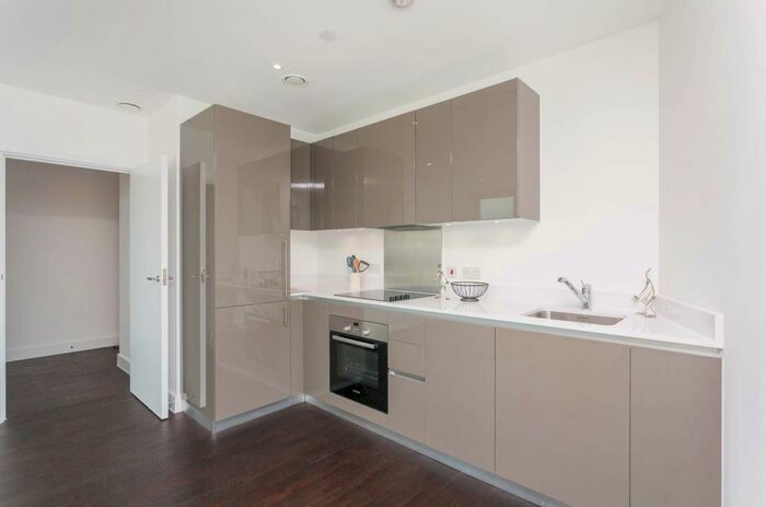 1 Bedroom Flat To Rent In Victory Parade, Woolwich, London, SE18