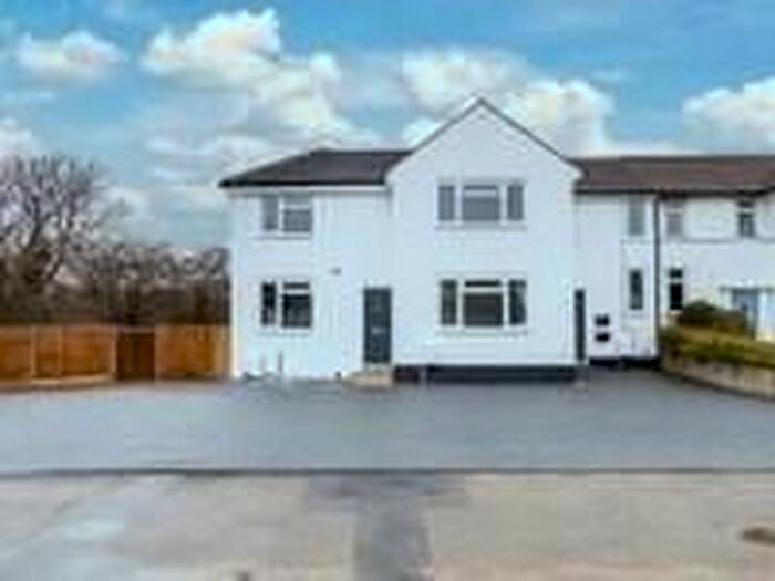 1 Bedroom Flat To Rent In Park Avenue, Bushey, WD23