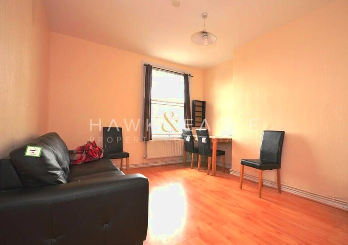 2 Bedroom Flat To Rent In Shadwell Gardens, London, E1