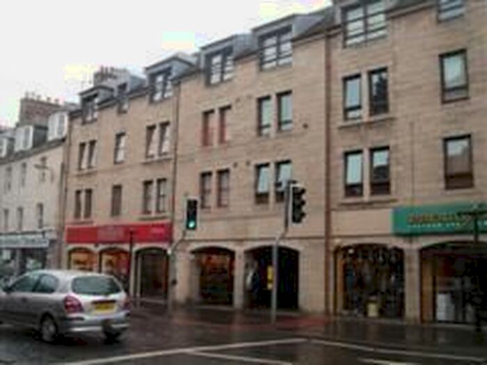 2 Bedroom Flat To Rent In South Street, Perth, PH2
