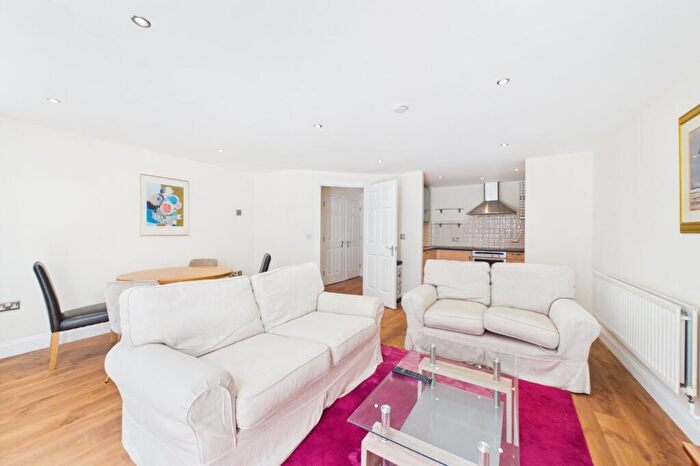 2 Bedroom Flat To Rent In Cheapside, Reading, Berkshire, RG1