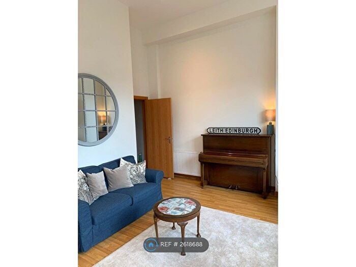 2 Bedroom Flat To Rent In Queen Charlotte Street, Edinburgh, EH6