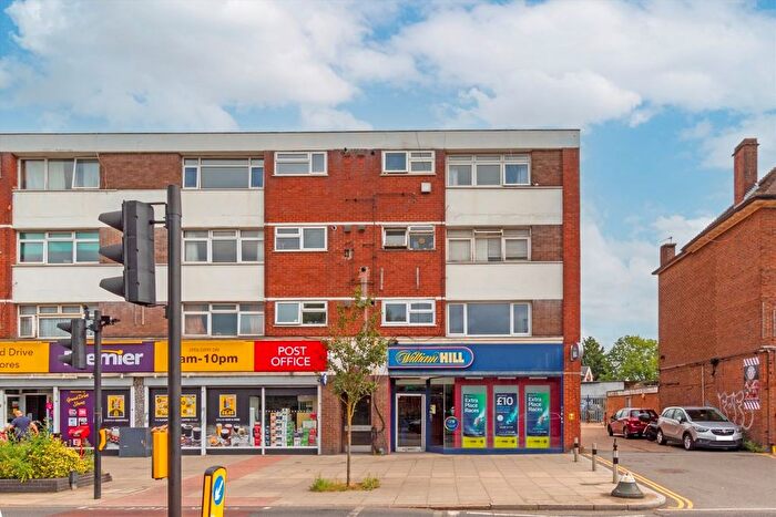 2 Bedroom Flat For Sale In Grand Drive, West Wimbledon, SW20
