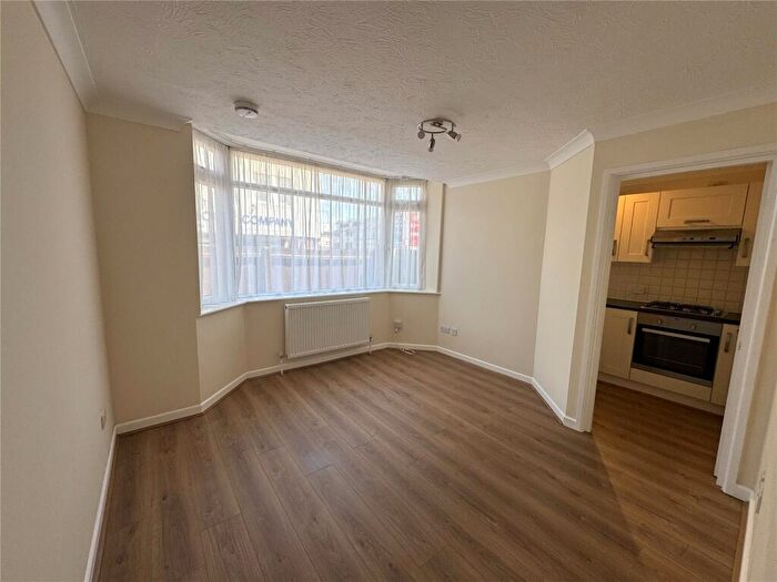 2 Bedroom Apartment For Sale In Wimborne Road, Bournemouth, Dorset, BH9