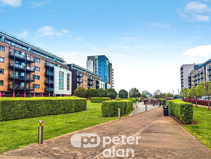 2 Bedroom Flat To Rent In Ferry Court, Cardiff, CF11