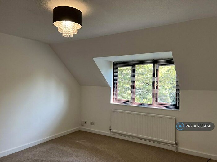 1 Bedroom Flat To Rent In Blueberry Close, St Albans, AL3