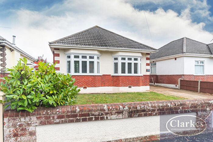4 Bedroom Bungalow For Sale In Hill View Road, Bournemouth, BH10