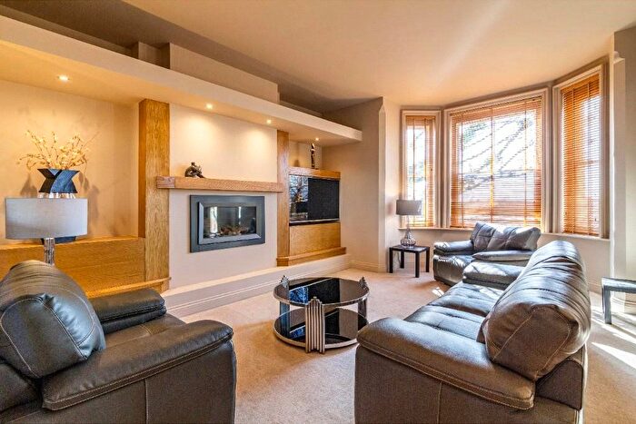 3 Bedroom Flat To Rent In -, Bark Pl, London, W2