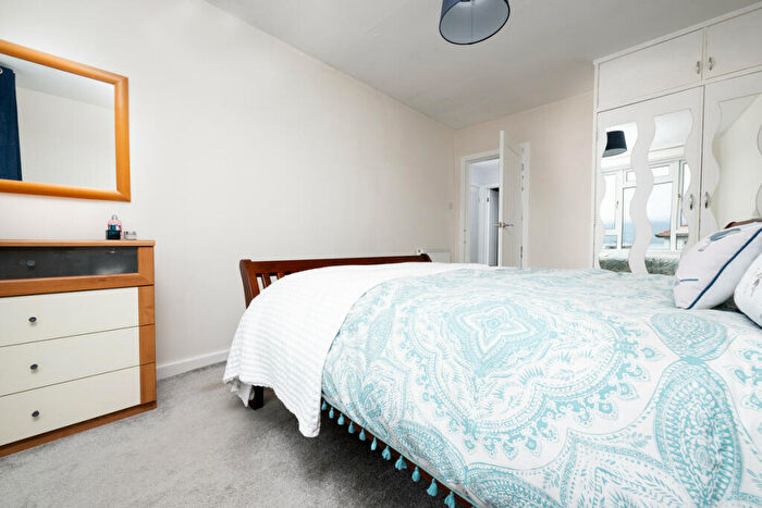 2 Bedroom Flat For Sale In Levanne Place, Gourock, PA19