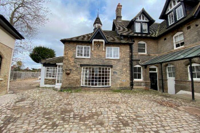 2 Bedroom Property To Rent In Kelsey Lane, Beckenham, BR3