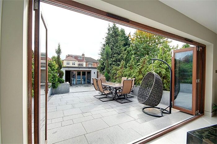 4 Bedroom Semi-Detached House To Rent In Sittingbourne Avenue, Enfield, Middlesex, EN1