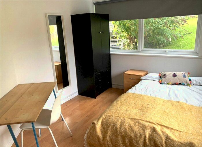 1 Bedroom Property To Rent In Guildford Park Avenue, Guildford, Surrey, GU2