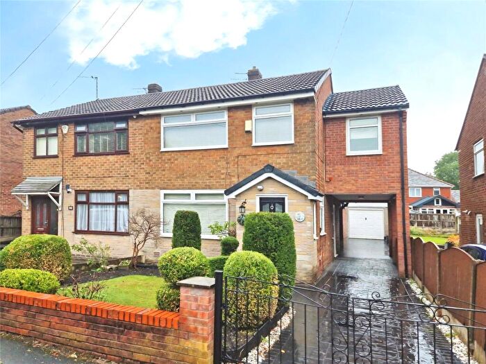 4 Bedroom Semi-Detached House For Sale In Ashton Field Drive, Worsley, Manchester, Greater Manchester, M28