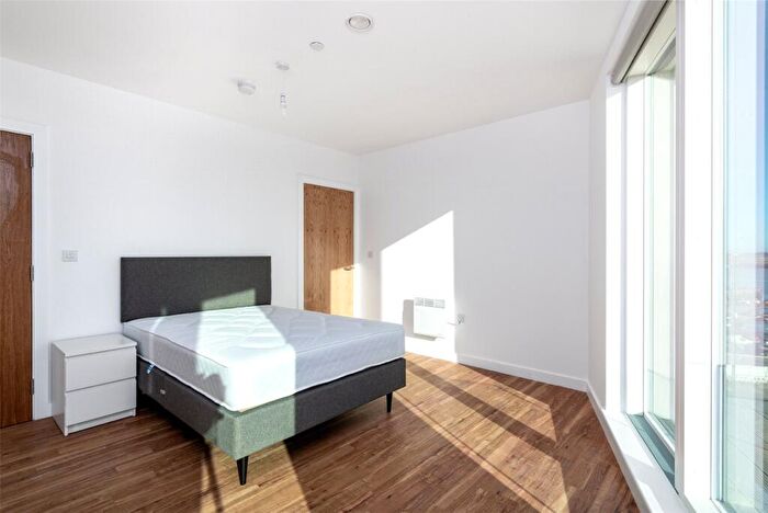 3 Bedroom Flat To Rent In Chatham Waters, South House, Gillingham Gate Road, Gillingham, ME4