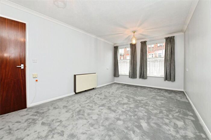 1 Bedroom Apartment For Sale In Newland Court, Witham, CM8