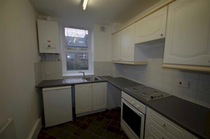 1 Bedroom Flat To Rent In Thomas Street West, Savile Park, Halifax HX1