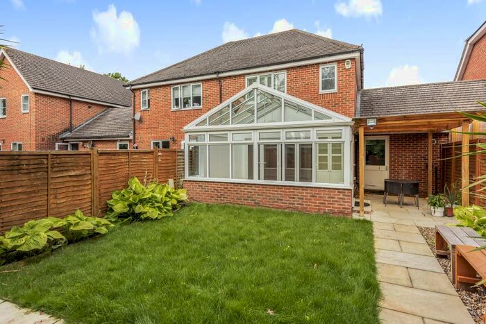 3 Bedroom Semi-Detached House To Rent In Wokingham, Berkshire, RG41