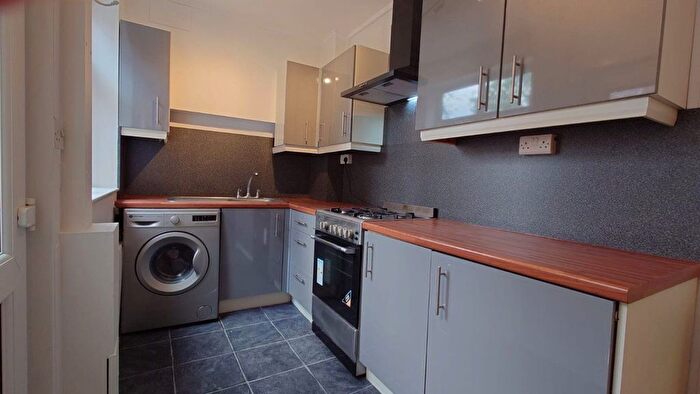3 Bedroom Terraced House To Rent In Shelley Street, Knighton Fields, Leicester, LE2