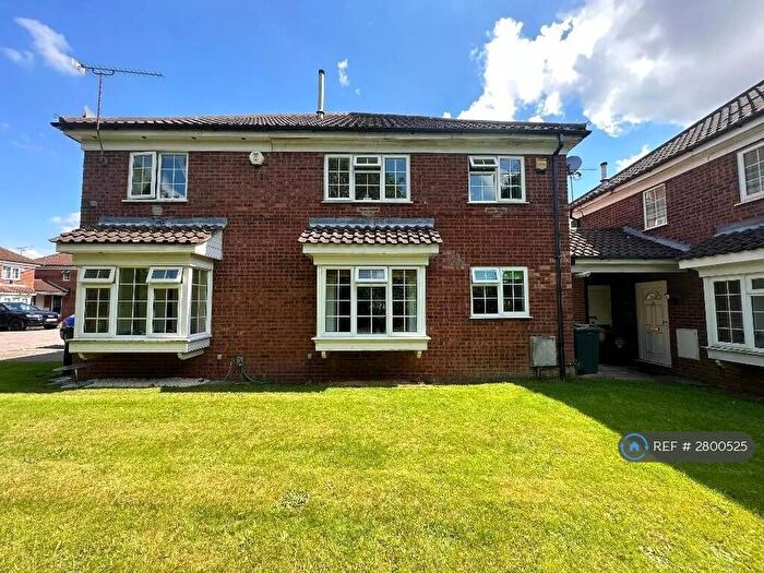 2 Bedroom Semi Detached House To Rent In Milverton Green, Luton, LU3