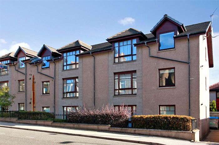 2 Bedroom Flat To Rent In Claremont Place, West End, Aberdeen, AB10
